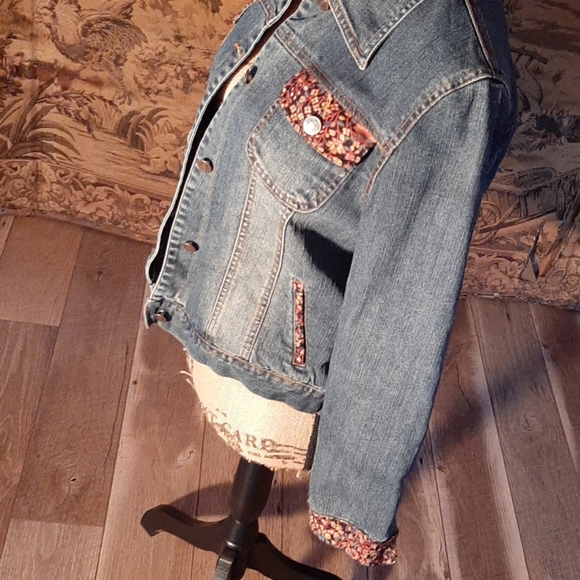 Up One Collection Jean Jacket M - Picture 4 of 6